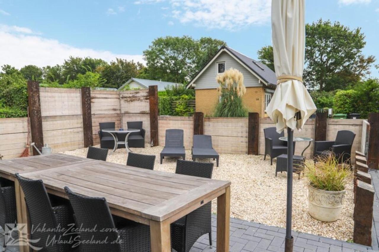 Stijlvol Ingerichte Bungalow In Baarland Exterior photo